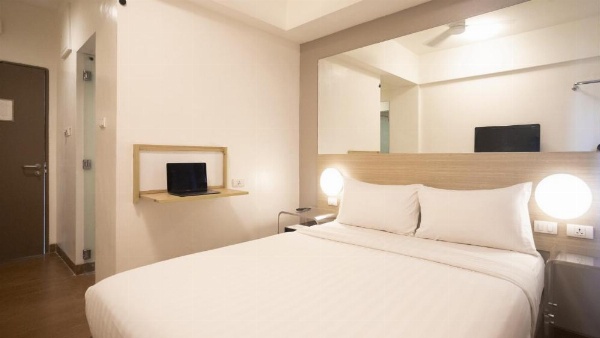 Red Planet Manila Makati image 21