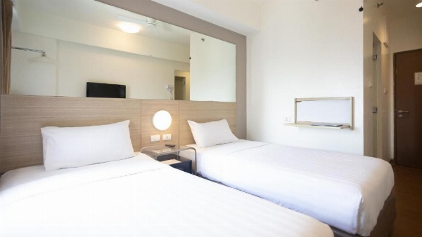 Red Planet Manila Makati image 25