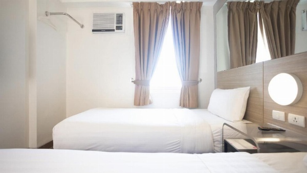 Red Planet Manila Makati image 26