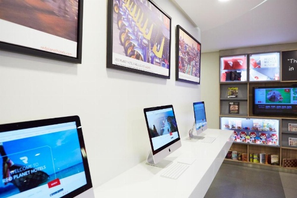 Red Planet Manila Makati image 27